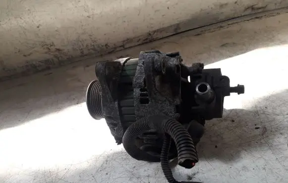 KIA Sorento Generator/alternator AF111393