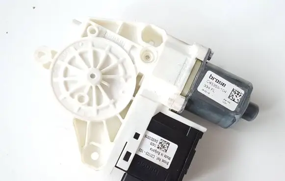 Fiat 500X Front door window regulator motor 0130822664