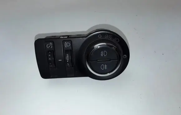 Chevrolet Orlando Light switch 13301758