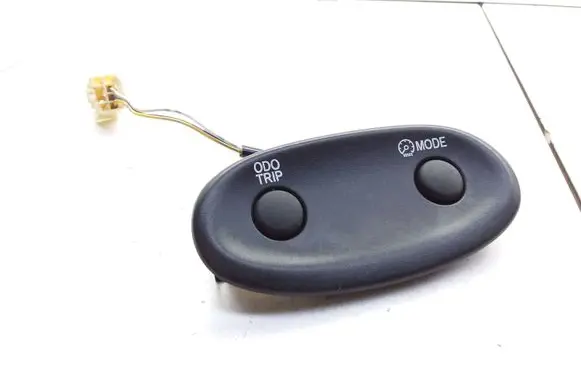 Toyota Yaris Cruise control switch 