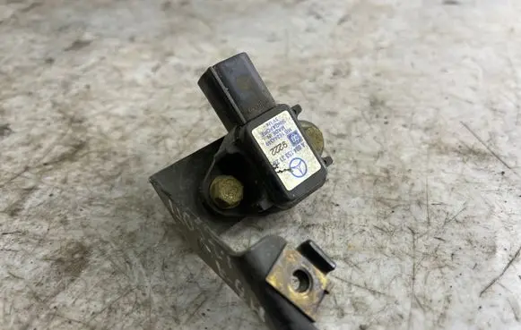 Mercedes-Benz A W168 Air pressure sensor 0041533128