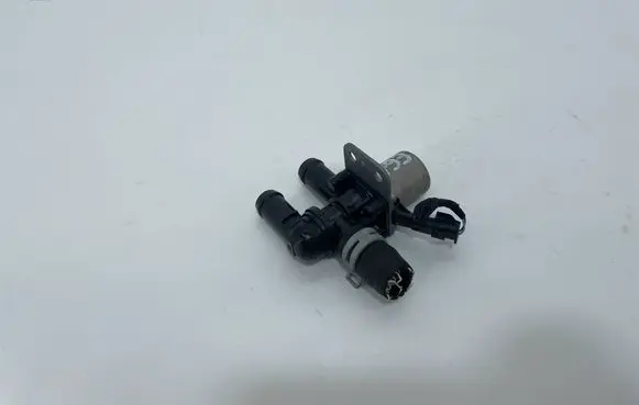Volvo XC40 Coolant heater control valve 31684222