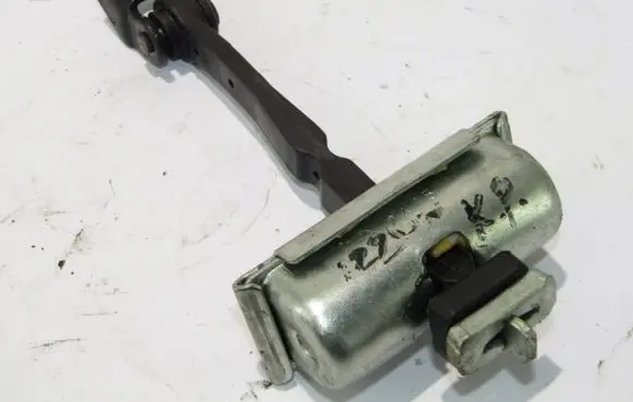 Opel Corsa E Front door check strap stopper