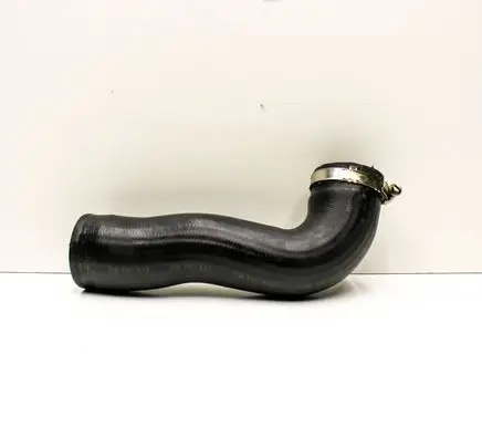 Skoda Octavia Mk3 (5E) Intercooler hose/pipe S2118A