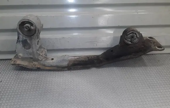 Nissan X-Trail T30 Front subframe 