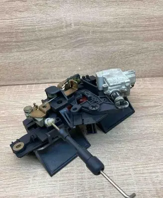 Audi A6 S6 C5 4B Tailgate/trunk/boot lock/catch/latch 8D9827565H 4B0827565H