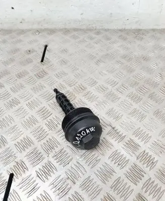 BMW 3 E90 E91 Oil filter cover 6740217339