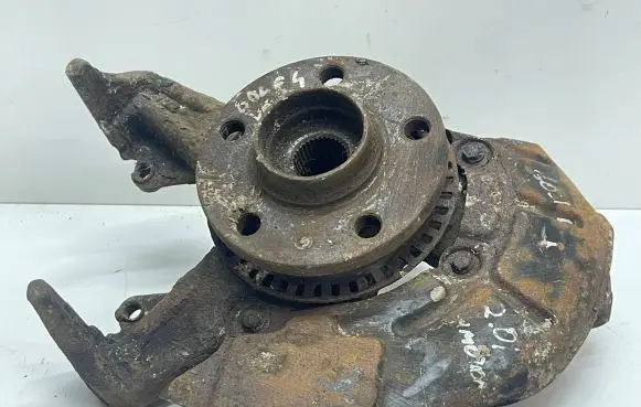 Volkswagen Golf IV Front wheel hub