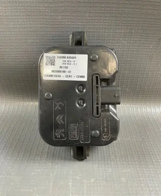 Peugeot 208 II Alarm system siren 9825956180