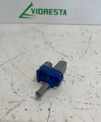Mazda 2 Brake pedal sensor switch