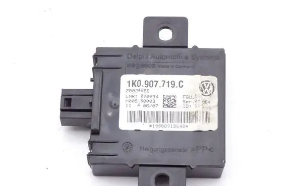 Audi A3 S3 8P Alarm control unit/module 1K0907719C
