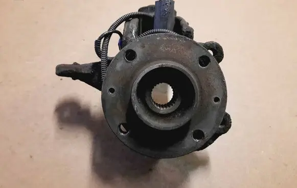 Citroen C3 Picasso Front wheel hub spindle knuckle