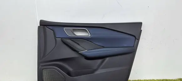 Nissan Qashqai J12 Front door card panel trim 809a0-6un4a