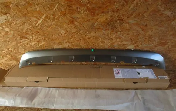 Front bumper lip