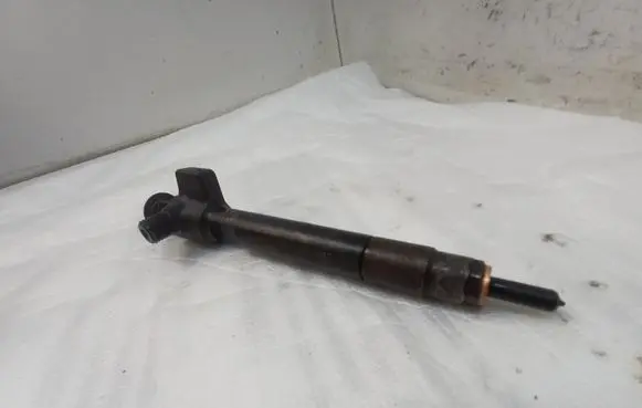 Fuel injector
