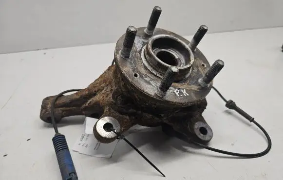 Land Rover Freelander Front wheel hub spindle knuckle