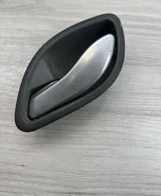 Renault Laguna II Rear door interior handle 98007201 8200000723