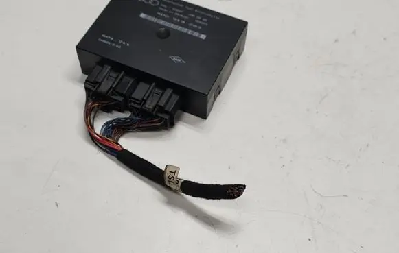 Audi A6 S6 C5 4B Parking PDC control unit/module 4D0919283