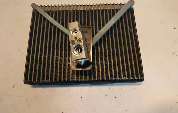 Volvo V70 Air conditioning (A/C) radiator (interior) 9166171