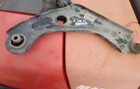Peugeot 308 Front control arm