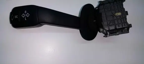BMW 5 E39 Indicator stalk 8352172