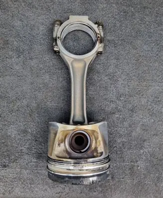 Audi A4 S4 B7 8E 8H Piston with connecting rod 03G107065J 038105401J 038105401F