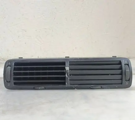 Volkswagen PASSAT B5 Dash center air vent grill 3B0819728A