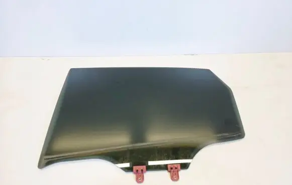 Nissan Qashqai J12 Rear door window glass 823016UA0B