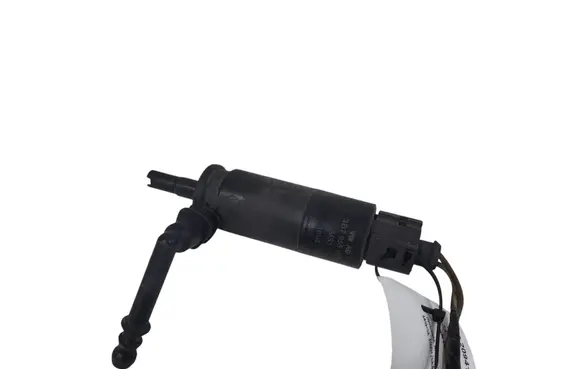 Skoda Octavia Mk2 (1Z) Windscreen/windshield washer pump 3B7955681