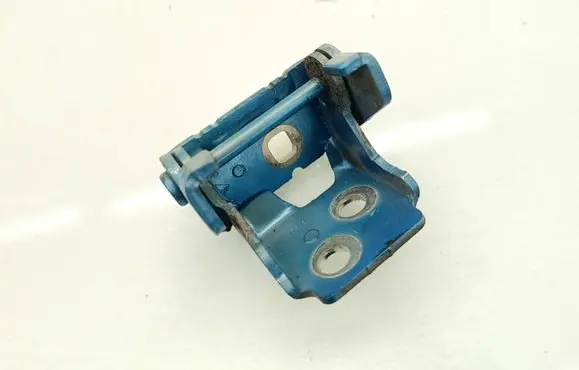 Citroen C3 Front door lower hinge 