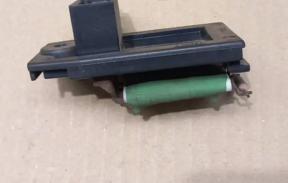 Ford Fiesta Heater blower motor/fan resistor XS6H18B647AA