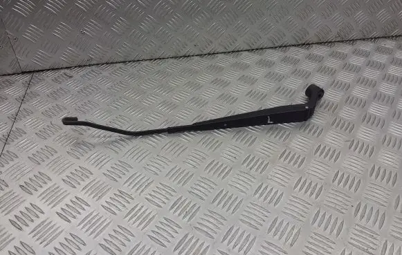 Suzuki Alto Front wiper blade arm