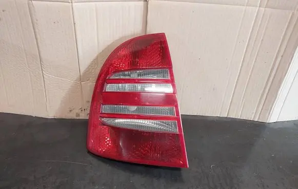 Skoda Superb B5 (3U) Rear/tail lights 3U5945095 3U5945111