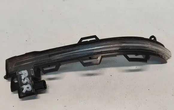 BMW X3 F25 Mirror indicator light 7291218 63137291218