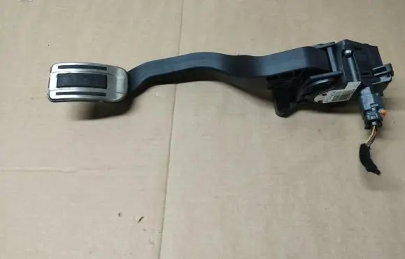Peugeot 308 Accelerator throttle pedal 9674829580