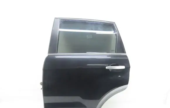 Chevrolet Captiva Rear door 