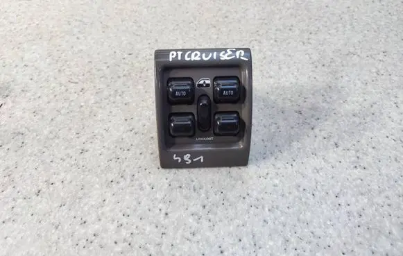 Chrysler PT Cruiser Electric window control switch P0UK931L8AA