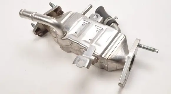 Toyota Prius (XW50) EGR valve cooler 2560137020F