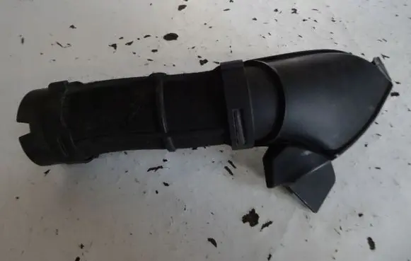Opel Mokka Air intake duct part 95143260