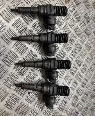 Volkswagen PASSAT B6 Fuel injectors set 038130073AG