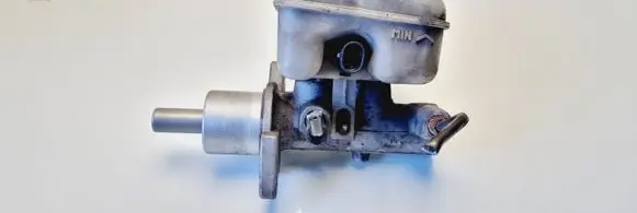 Opel Zafira A Master brake cylinder 32056734