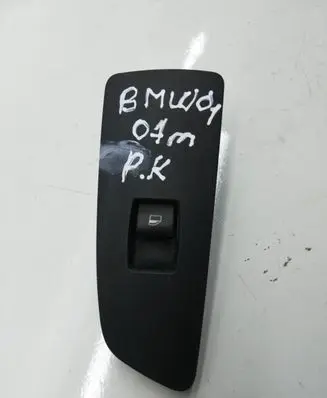 BMW 1 E81 E87 Electric window control switch 15979800