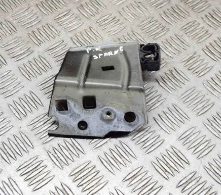 Maserati Quattroporte Fender mounting bracket