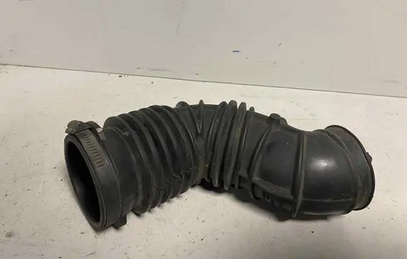 Air intake hose/pipe