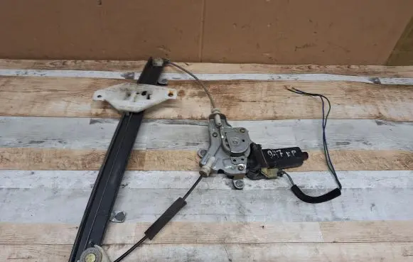 Hyundai Accent Front door window regulator with motor