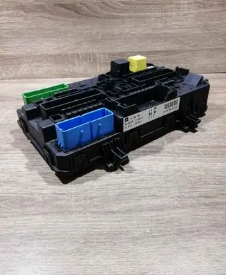 Opel Astra H Fuse module 13206758 5DK00866962