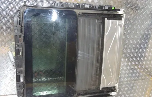 BMW 5 E60 E61 Sunroof glass 