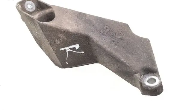 Audi A4 S4 B7 8E 8H Engine mounting bracket 8E0199307A