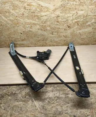 Seat Ateca Front door manual window regulator 5Q0959801B 575837461A