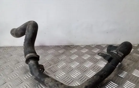 Audi A6 S6 C4 4A Engine coolant pipe/hose 4A0121075G